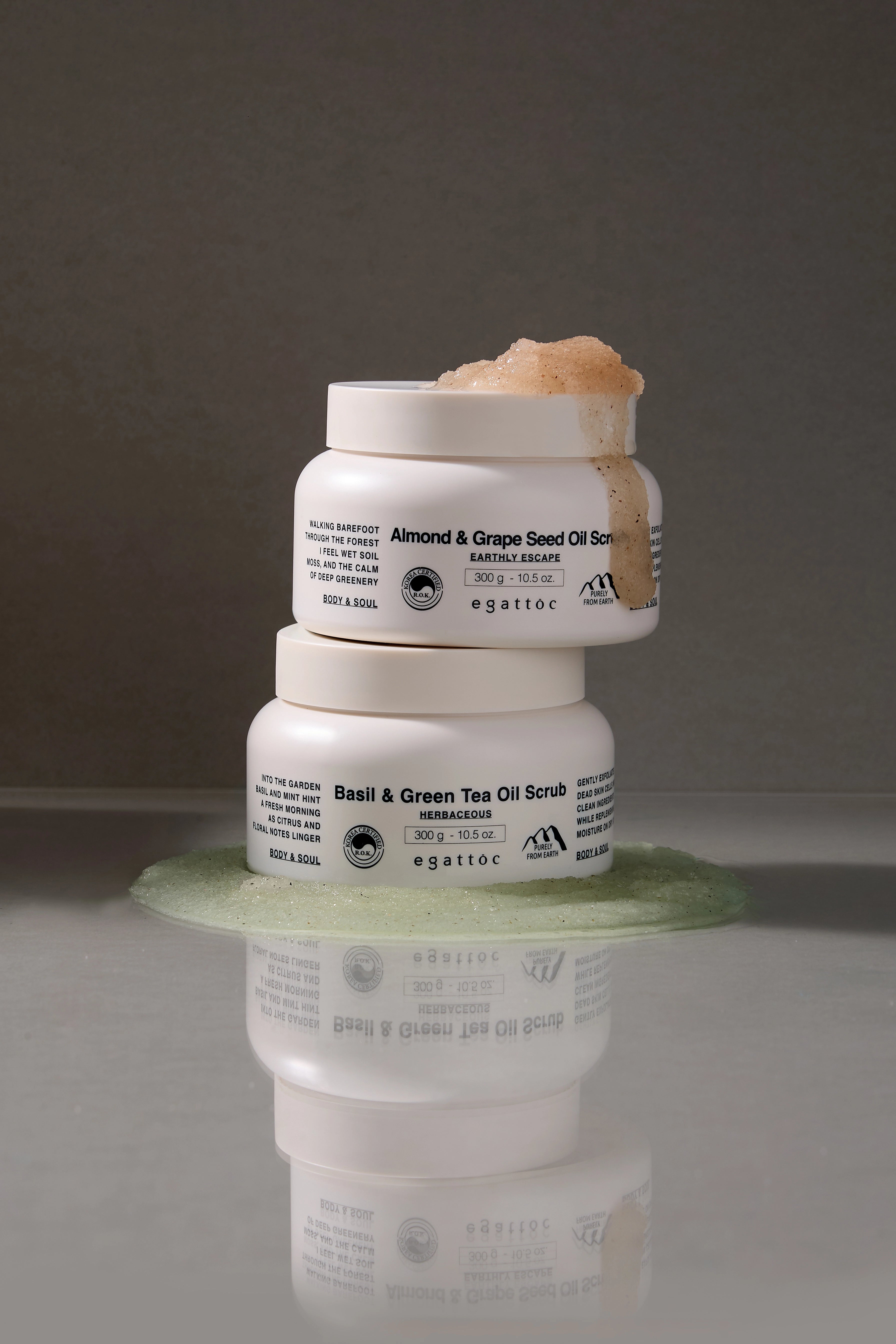 EGATTOC Almond & Grape Seed Oil Scrub (EARTHLY ESCAPE) 300g