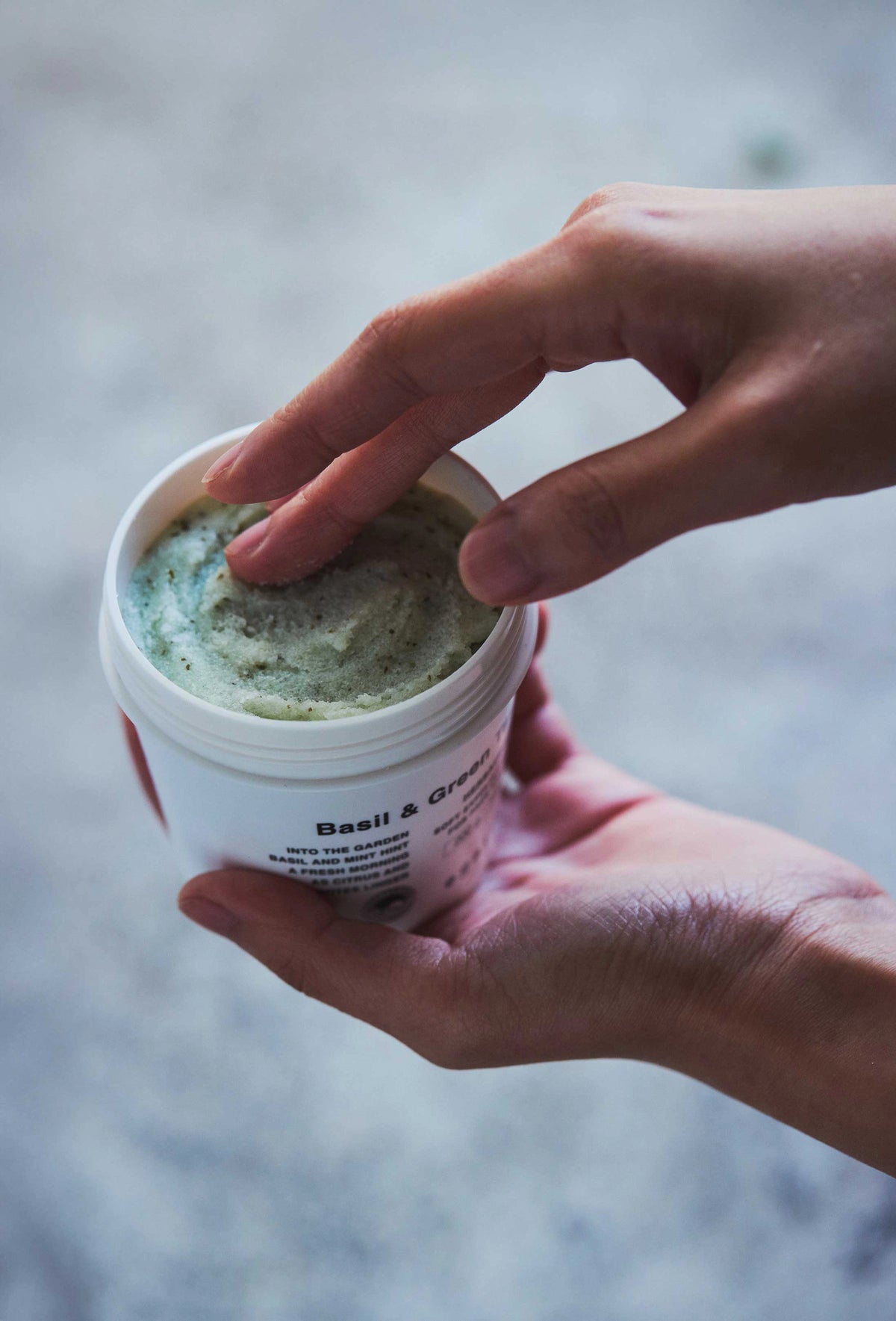 EGATTOC Basil & Green Tea Soft Scrub (HERBACEOUS) 200g