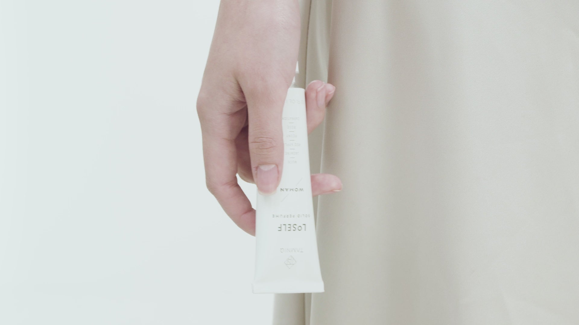 Load video: TAMNIQ Loself Solid Perfume (Woman/Man) 30ml