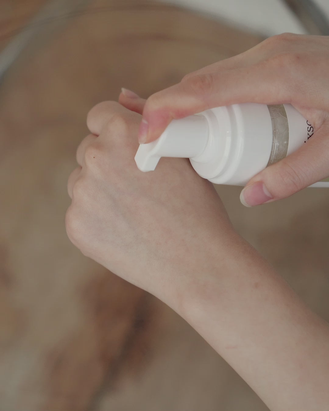 Load video: MIXSOON H.C.T. Bubble Cleanser [150ml]